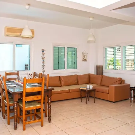 Ourania Villa *